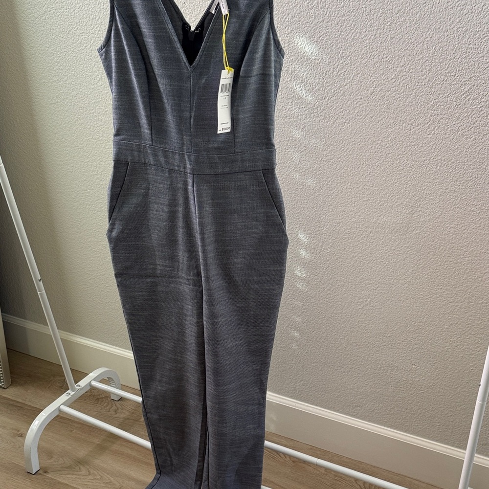 Sleeveless V-Neck Jumpsuit